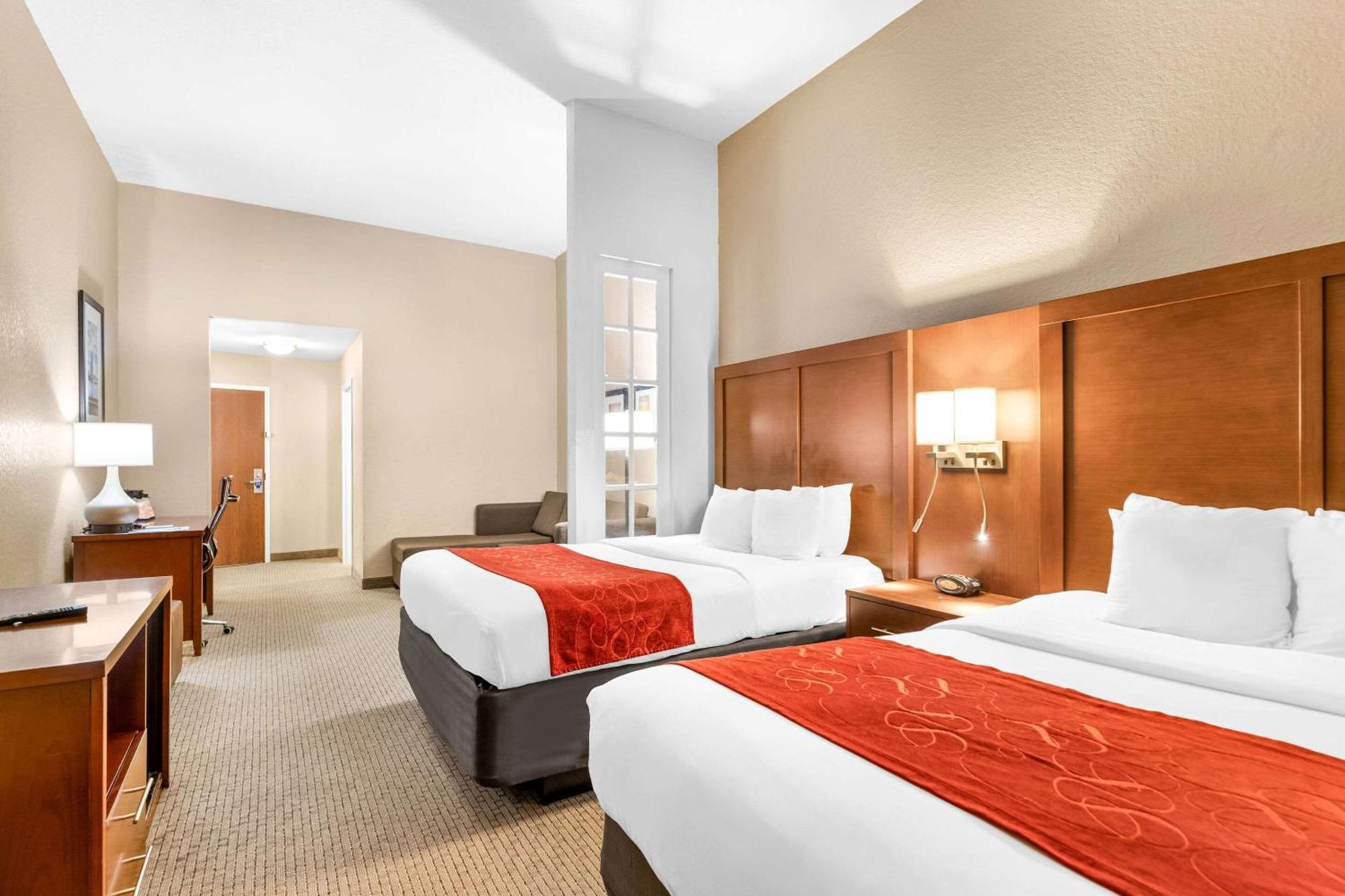 Comfort Suites Orlando Airport Exterior foto